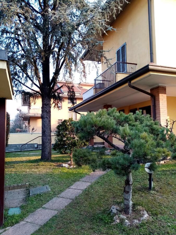 B&B accogliente a due passi dal metrò di Milano - Casa Adriana Cologno Monzese Exterior foto