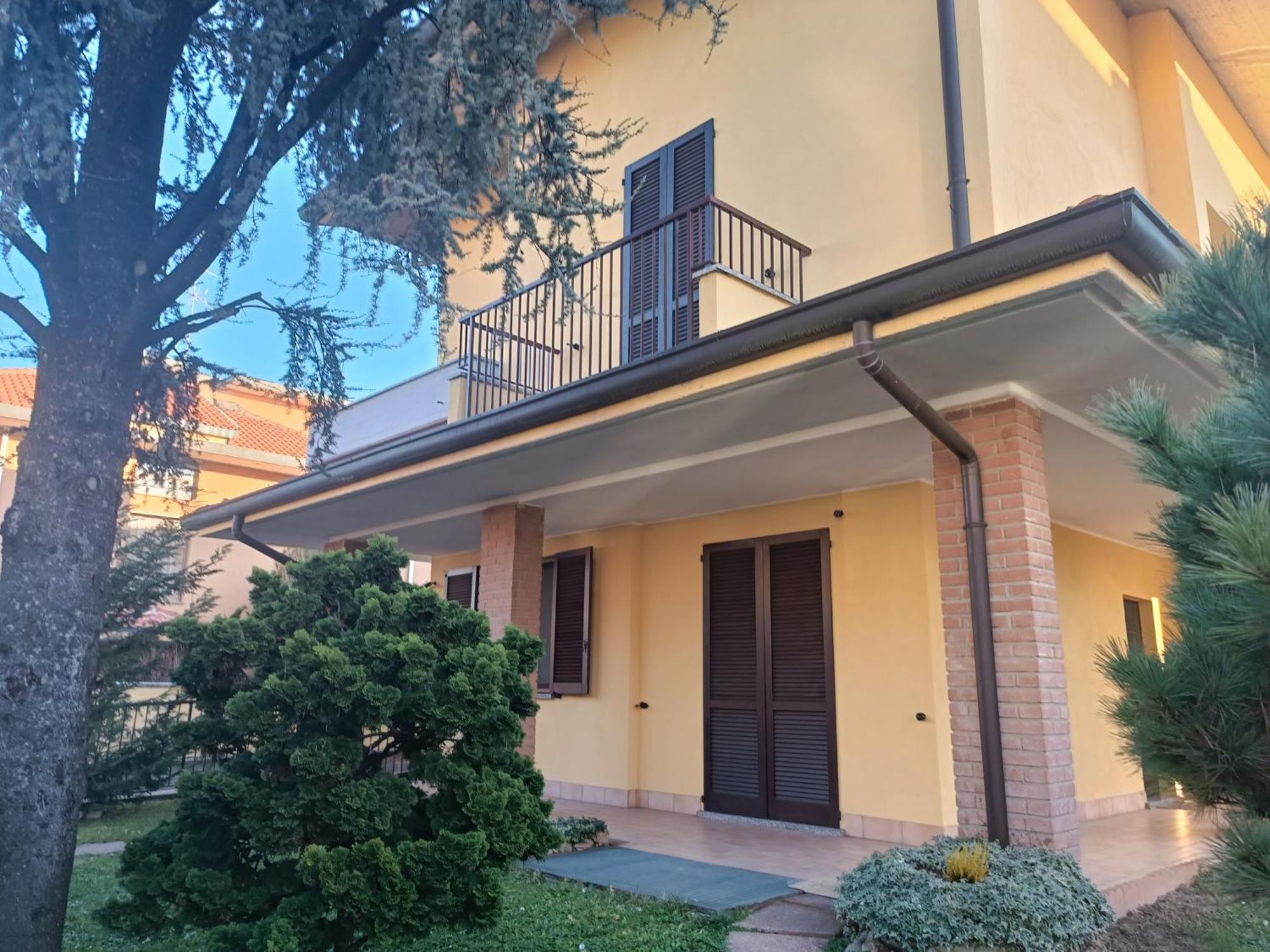 B&B accogliente a due passi dal metrò di Milano - Casa Adriana Cologno Monzese Exterior foto